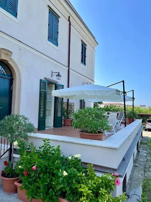 شقة Charmant Villa Santa Lucia Capo dʼOrlando